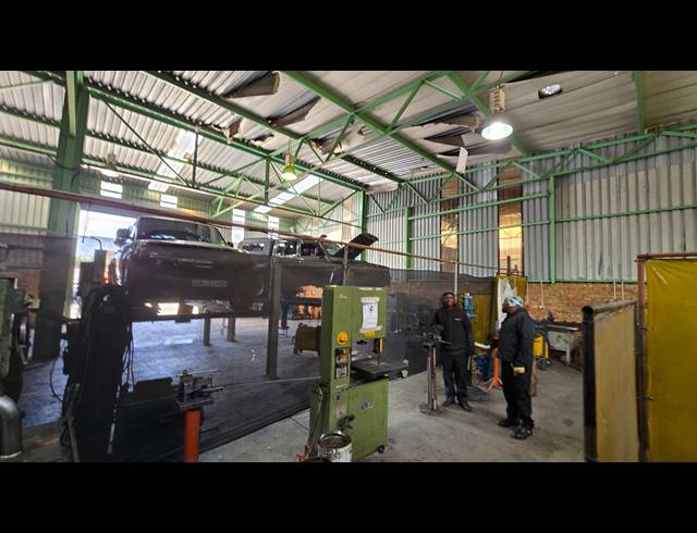 500M² WAREHOUSE TO LET IN SEBENZA